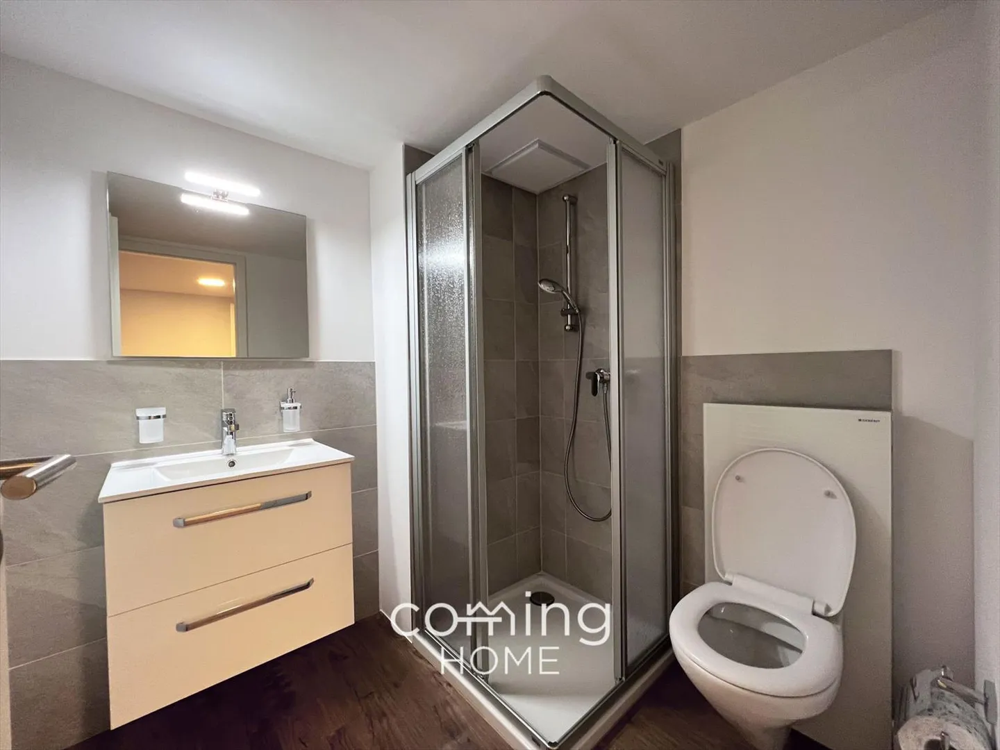 Studio moderne à Saas-Fee - entièrement rénové, central et avec potentiel locatif - Photo 4 sur 12