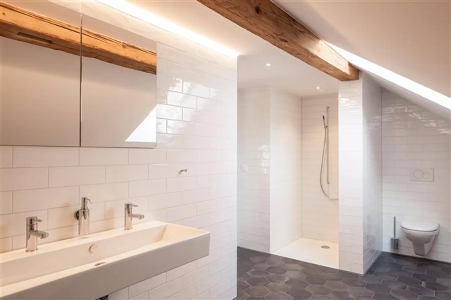 «Hochwertige 5 Zimmer-Maisonette-Wohnung im Bälliz» - Foto 9 von 13