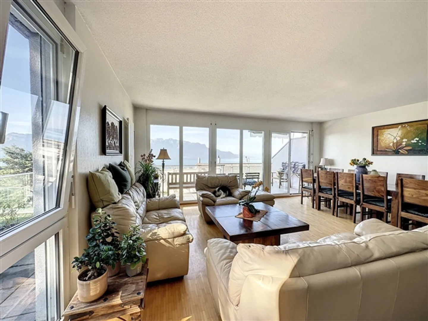 Charmantes Zweifamilienhaus mit Seeblick - Foto 3 von 13