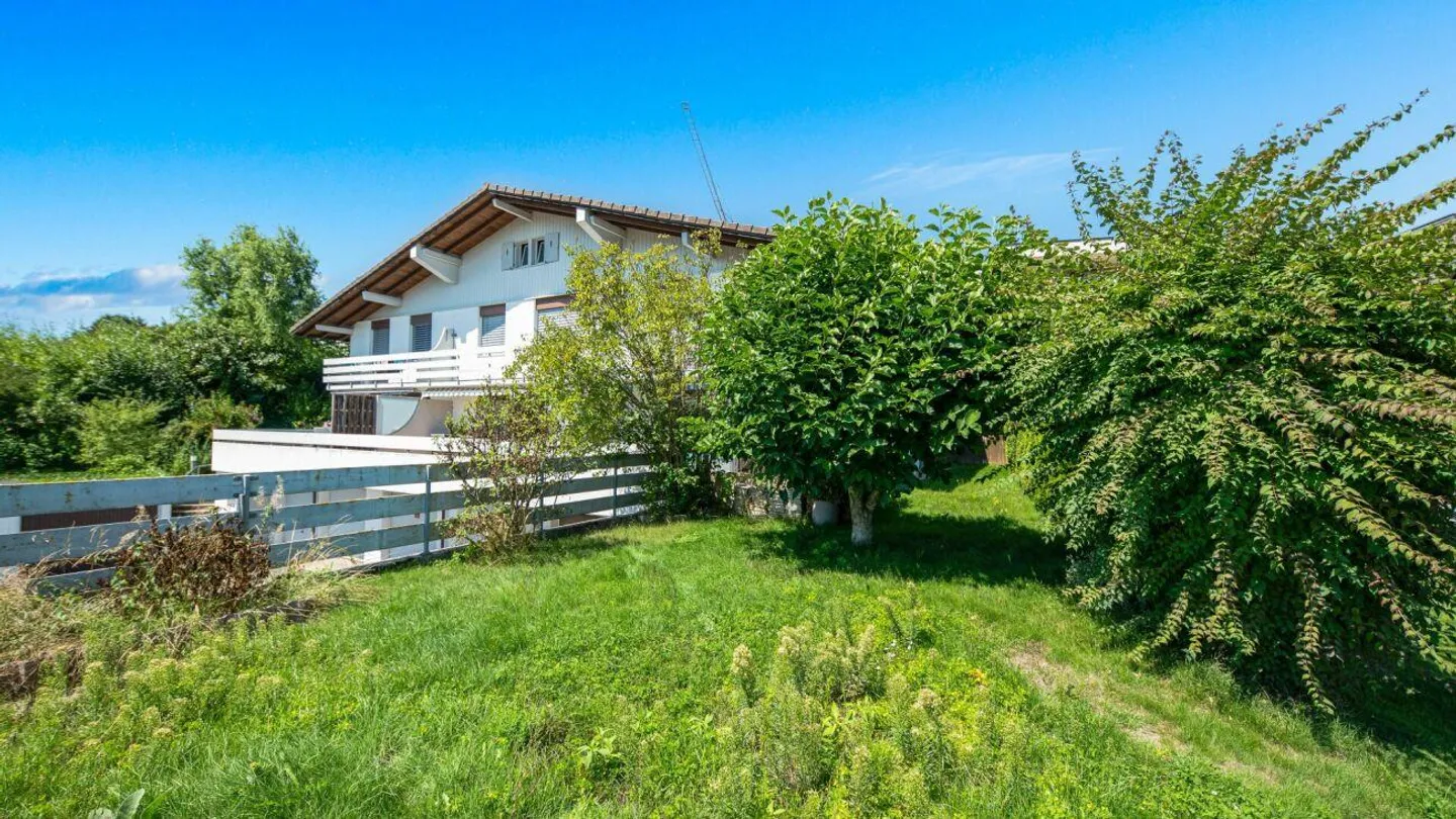 Casa angolare a schiera di 4,5 stanze in una posizione collinare molto attraente, soleggiata e tranquilla - Foto 11 di 12