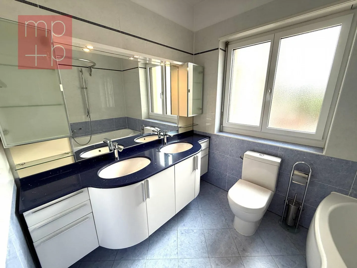 Mehrfamilienhaus - Lugano - Foto 8 von 8