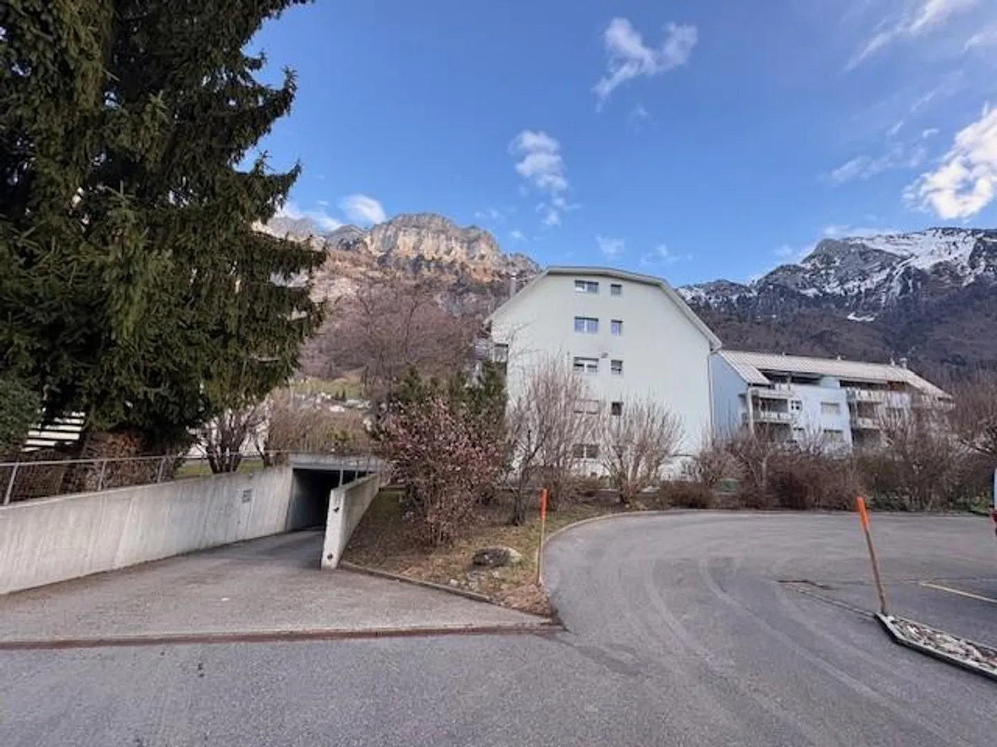 Spacious 2 1/2-room apartment 56m2 - Photo 2 of 11