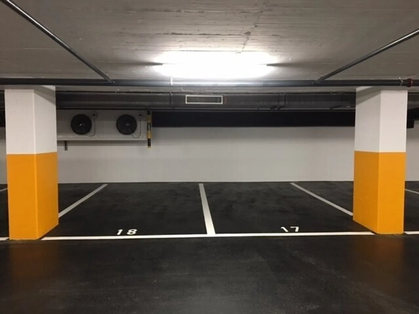 Parking space for rent - Photo 2 of 4