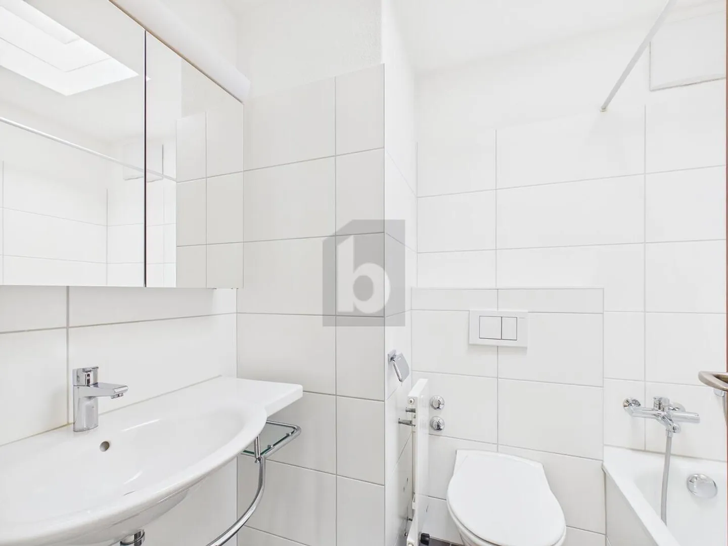 BAIGNÉ DE LUMIÈRE AVEC VUE SUR LA NATURE - Photo 4 sur 6