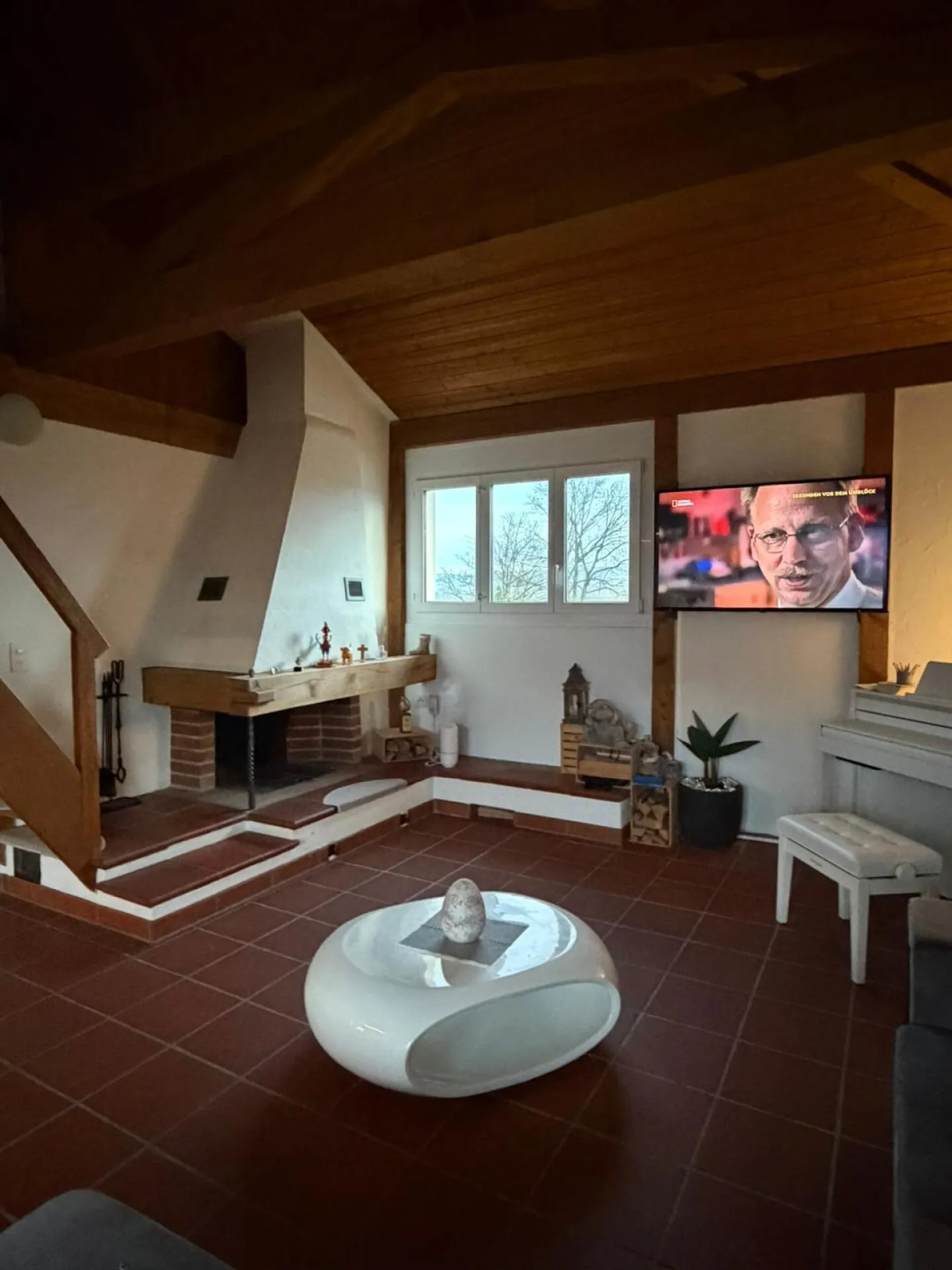 Multi-family house with substance, cash flow, and real development potential - Photo 4 of 17