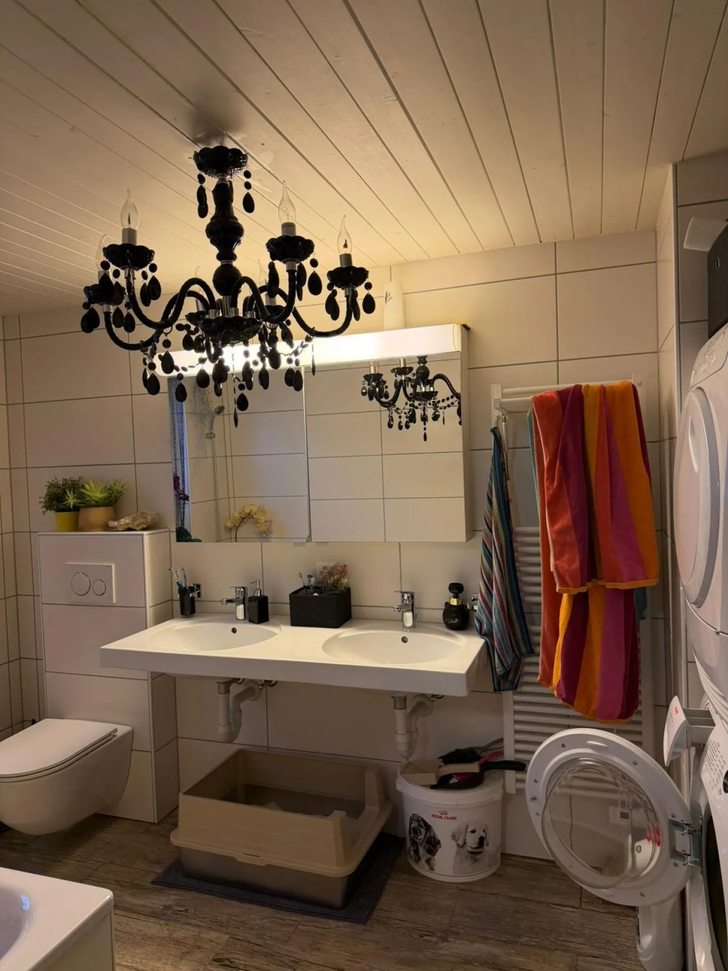 Multi-family house with substance, cash flow, and real development potential - Photo 5 of 17