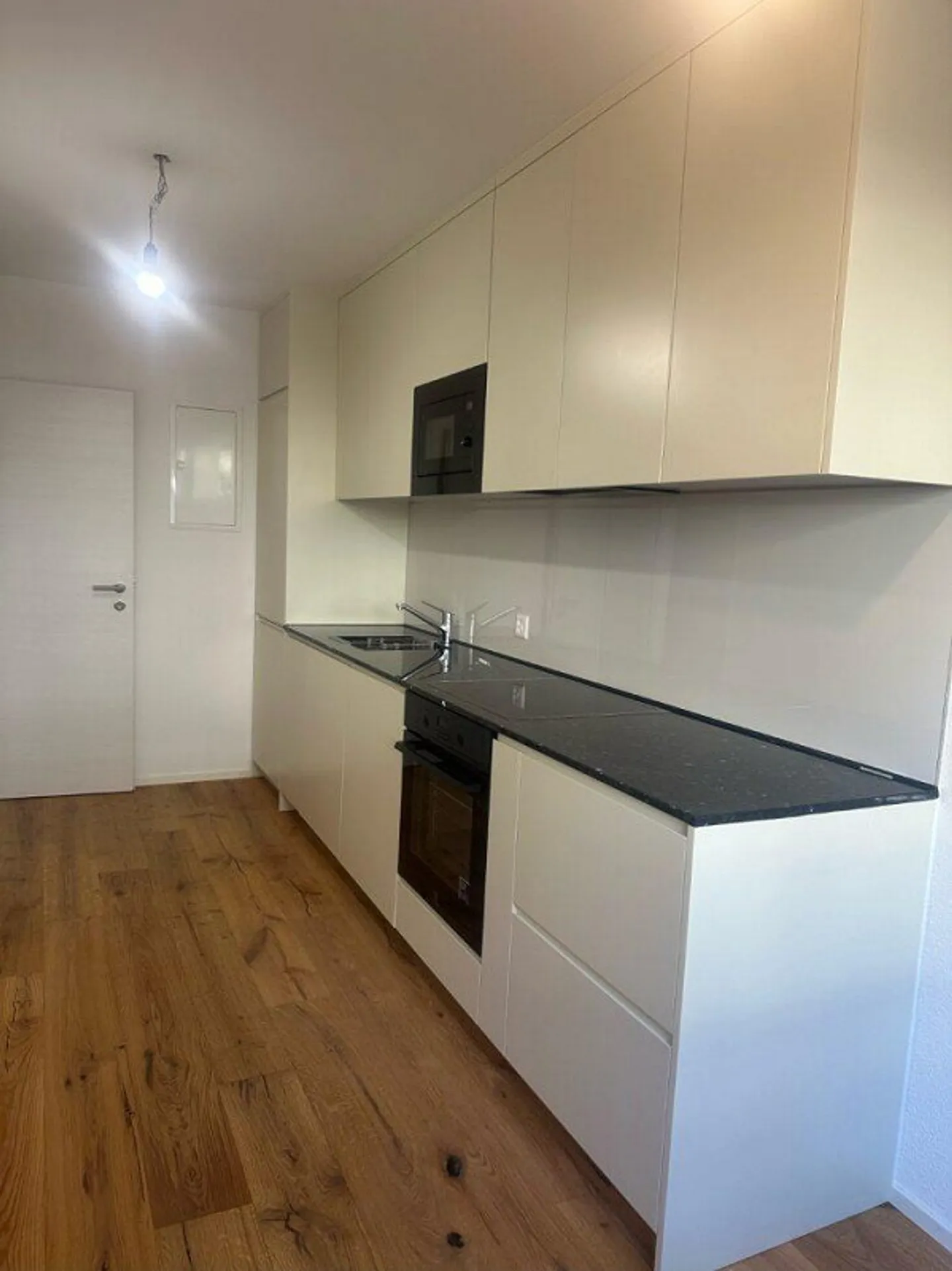 Modernes Apartment in Basel - Foto 2 von 8