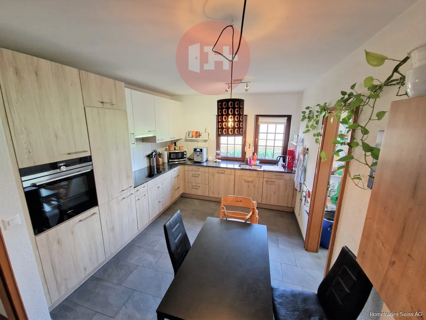 SPACIOUS HOUSE WITH CHARM IN THE GREEN, SEEKS FAMILY!! - Photo 3 of 13