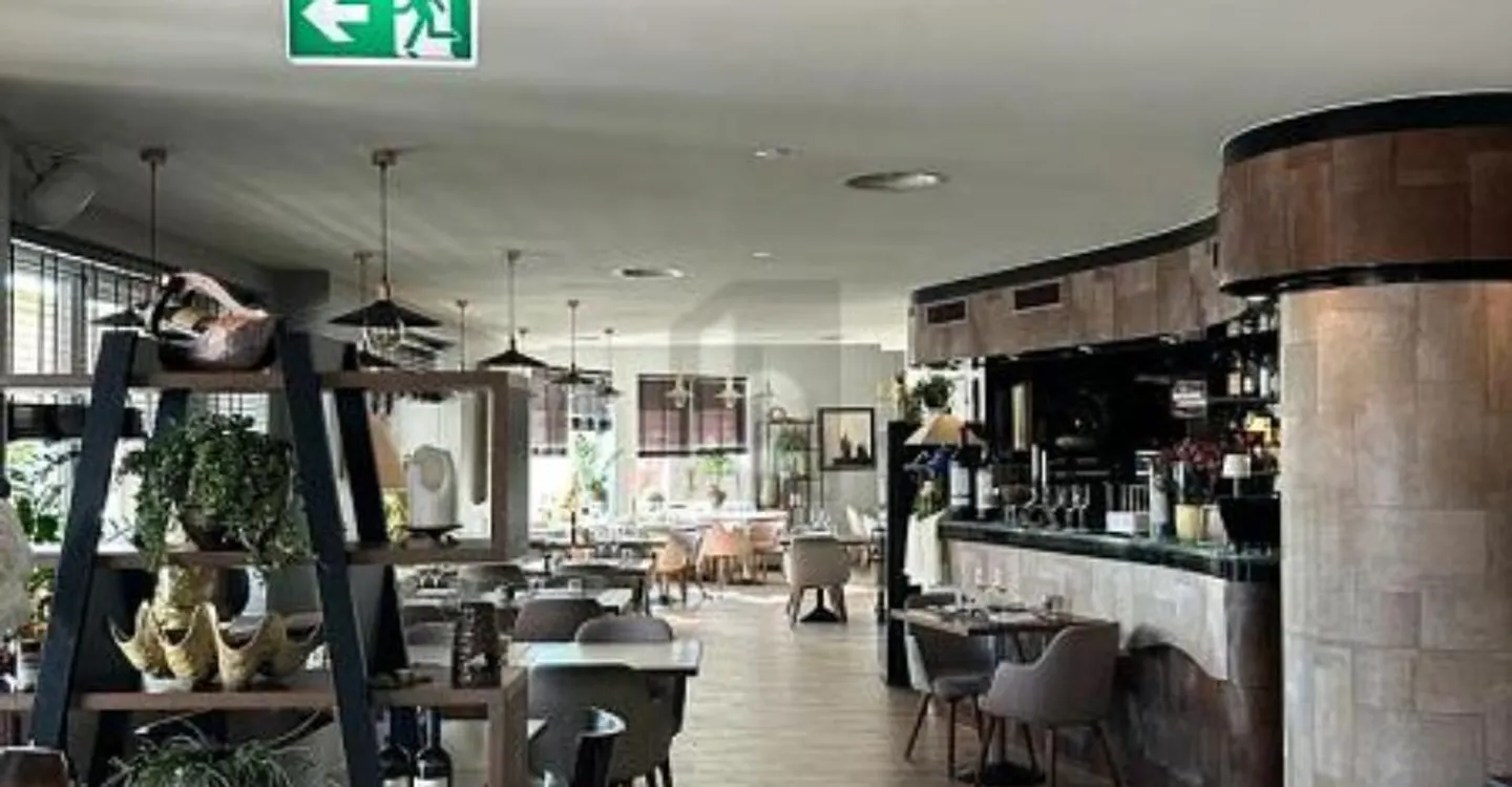 RESTAURANT AVEC FORTE ACTIVITÉ A REMETTRE - Foto 2 di 4