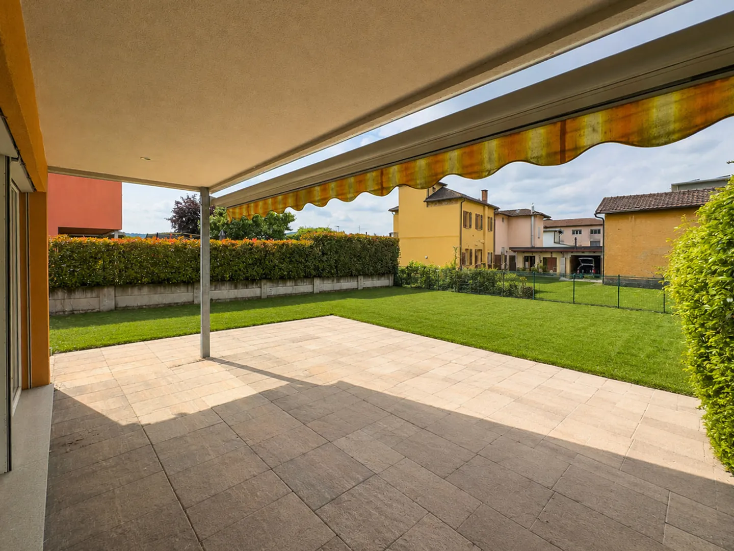 End-row house with large garden in Ligornetto - Photo 7 of 9