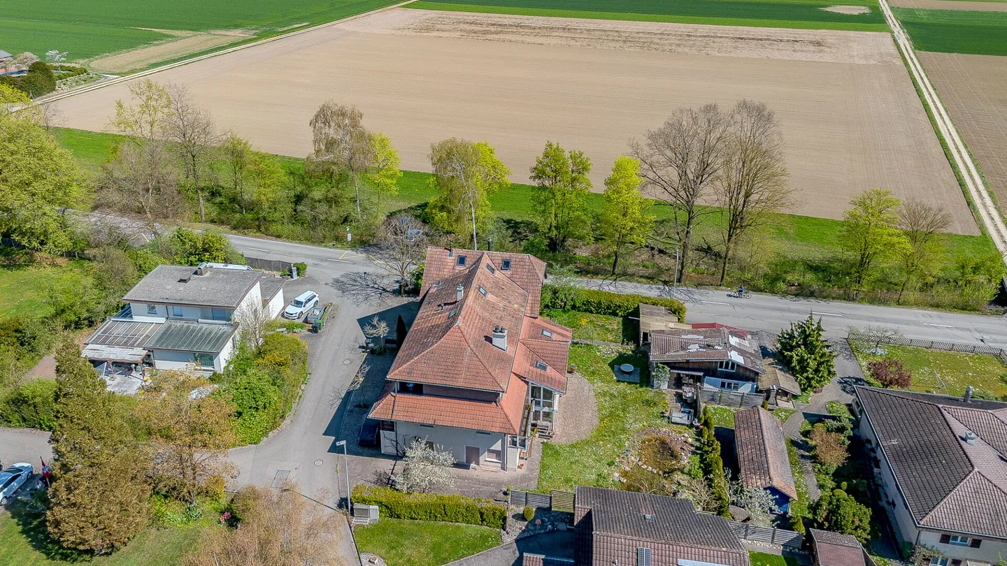 Multi-family house with substance, cash flow, and real development potential - Photo 16 of 17