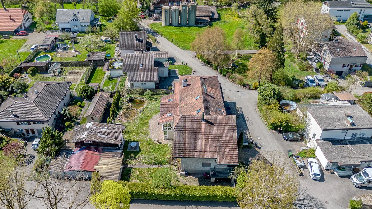 Multi-family house with substance, cash flow, and real development potential - Photo 17 of 17