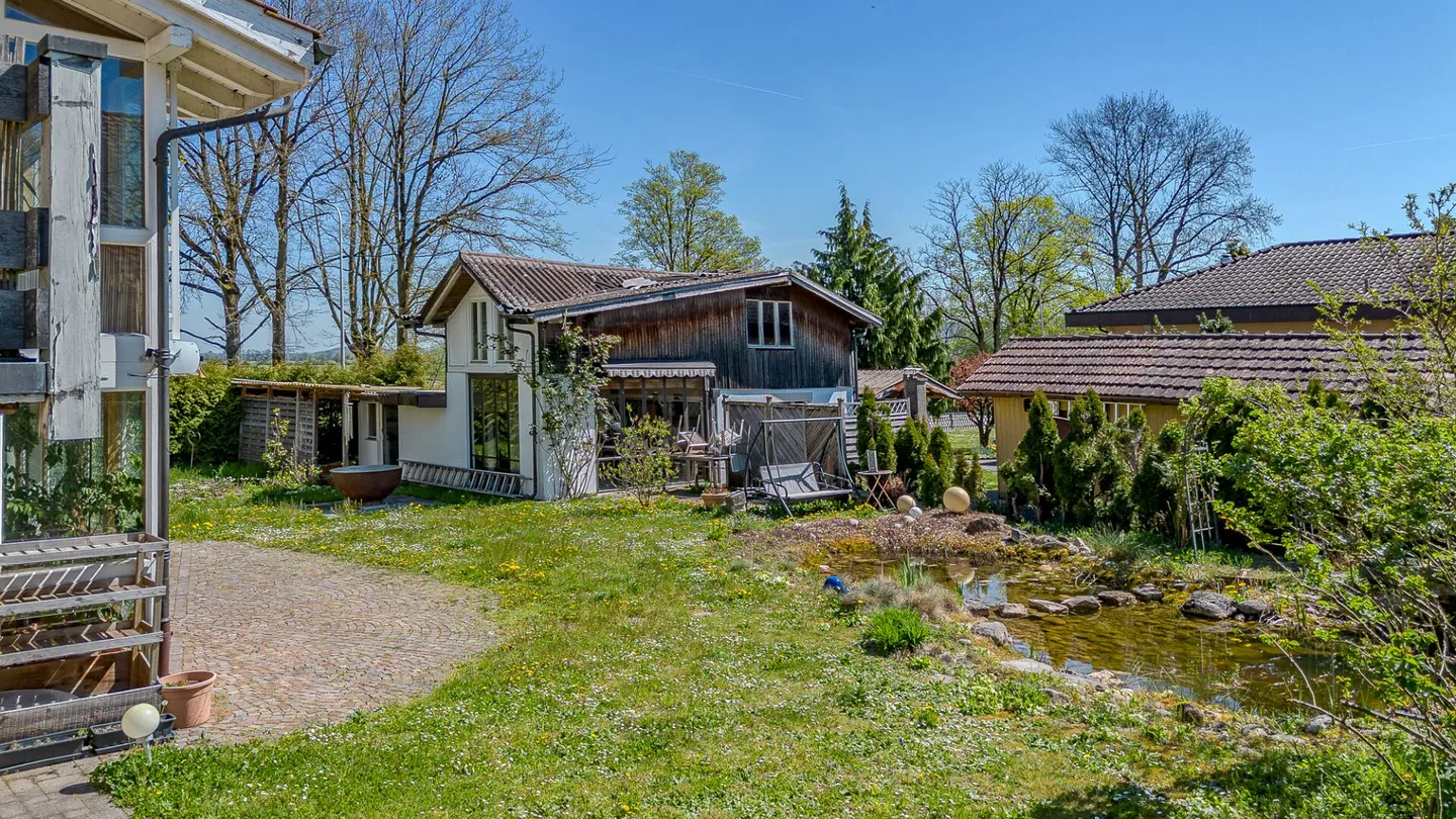 Multi-family house with substance, cash flow, and real development potential - Photo 14 of 17