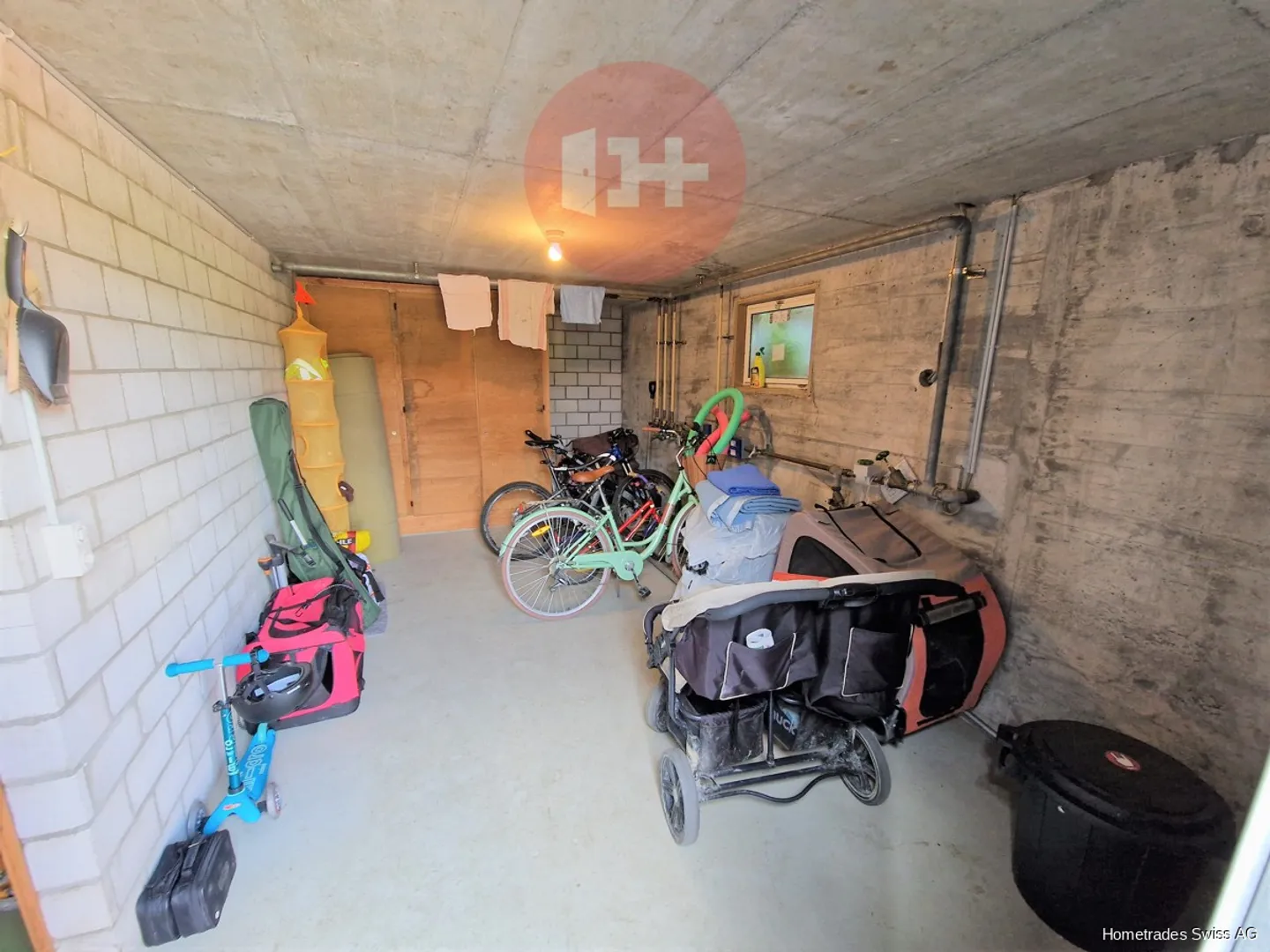 SPACIOUS HOUSE WITH CHARM IN THE GREEN, SEEKS FAMILY!! - Photo 12 of 13