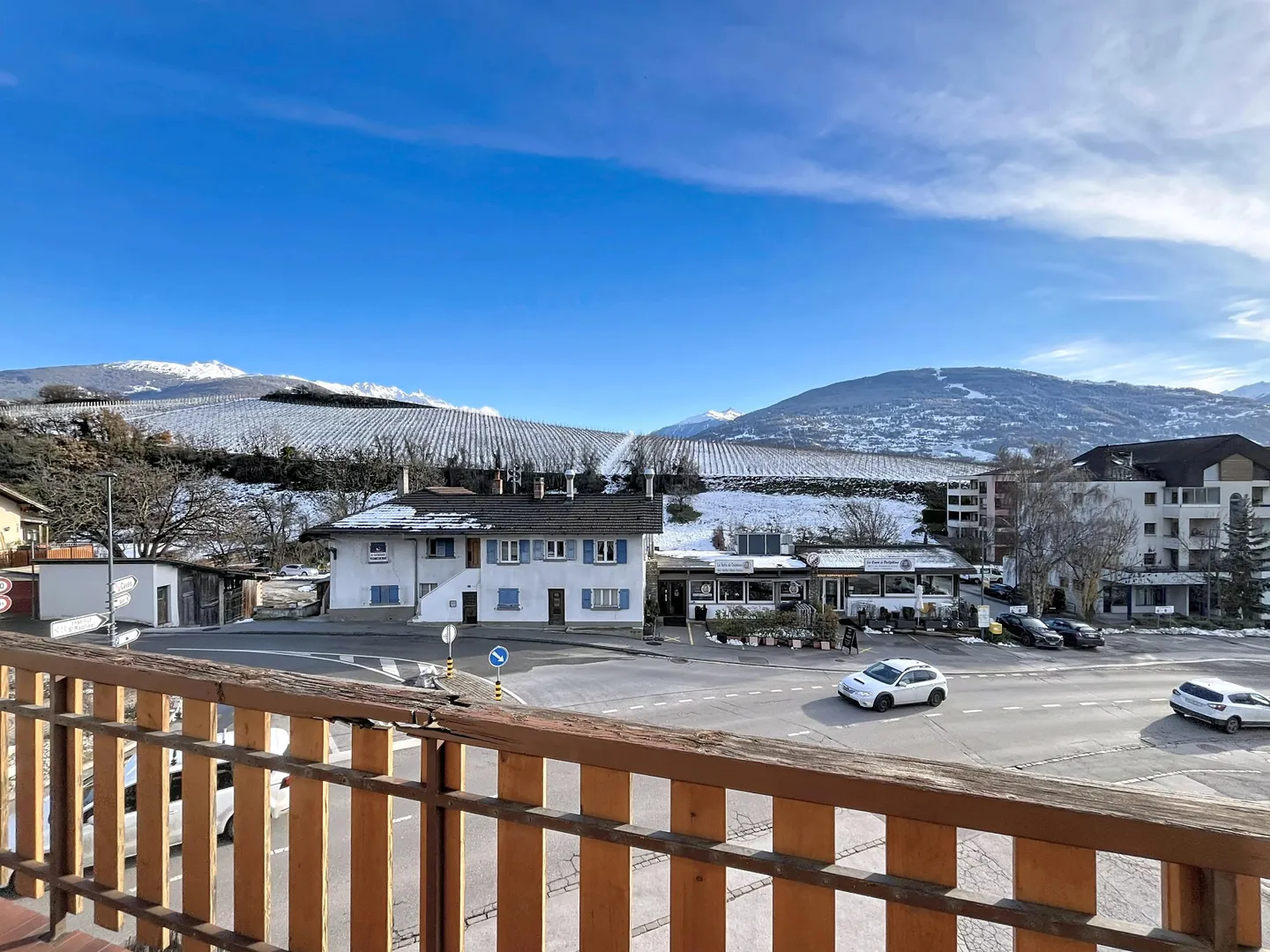 Ertragsgebäude in Champlan - 1 Restaurant und 2 Wohnungen - Foto 5 von 16