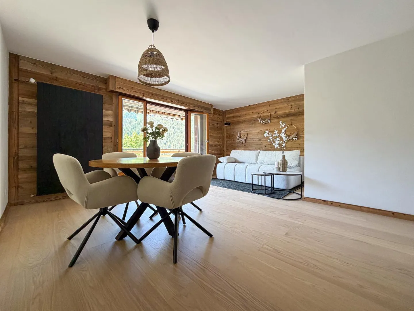 Renovierte Wohnung mit Terrasse - Foto 1 von 13