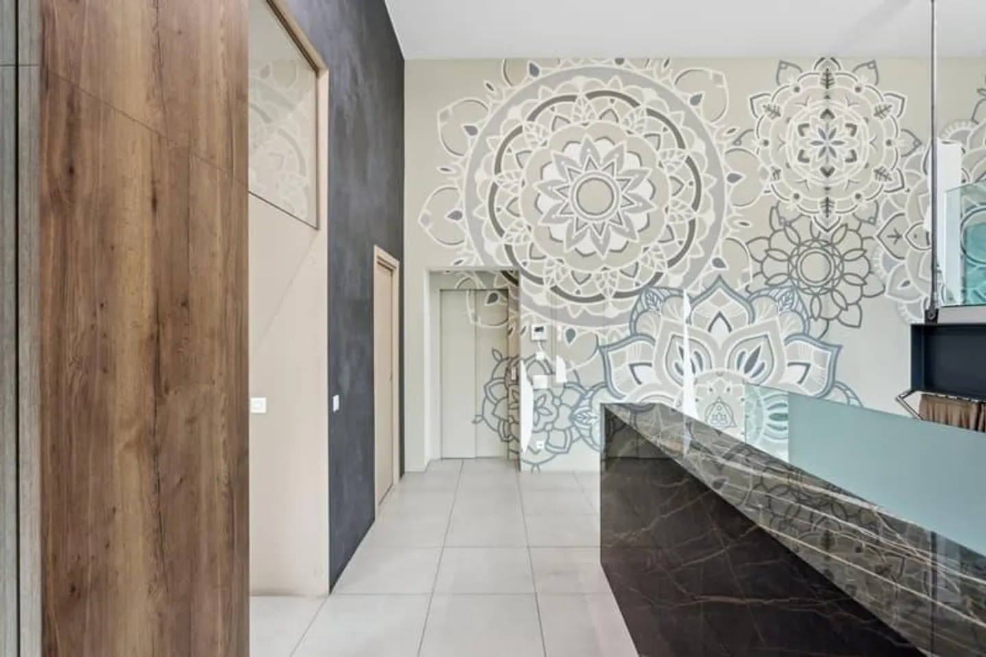 Modernes Geschäftshaus im Herzen von Paradiso - Foto 5 von 8