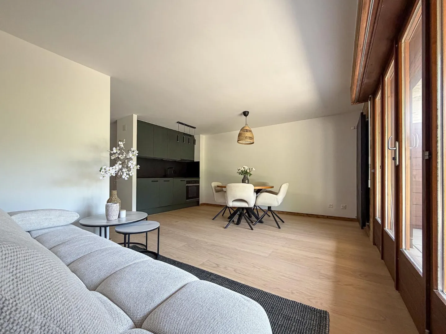 Renovierte Wohnung mit Terrasse - Foto 2 von 13