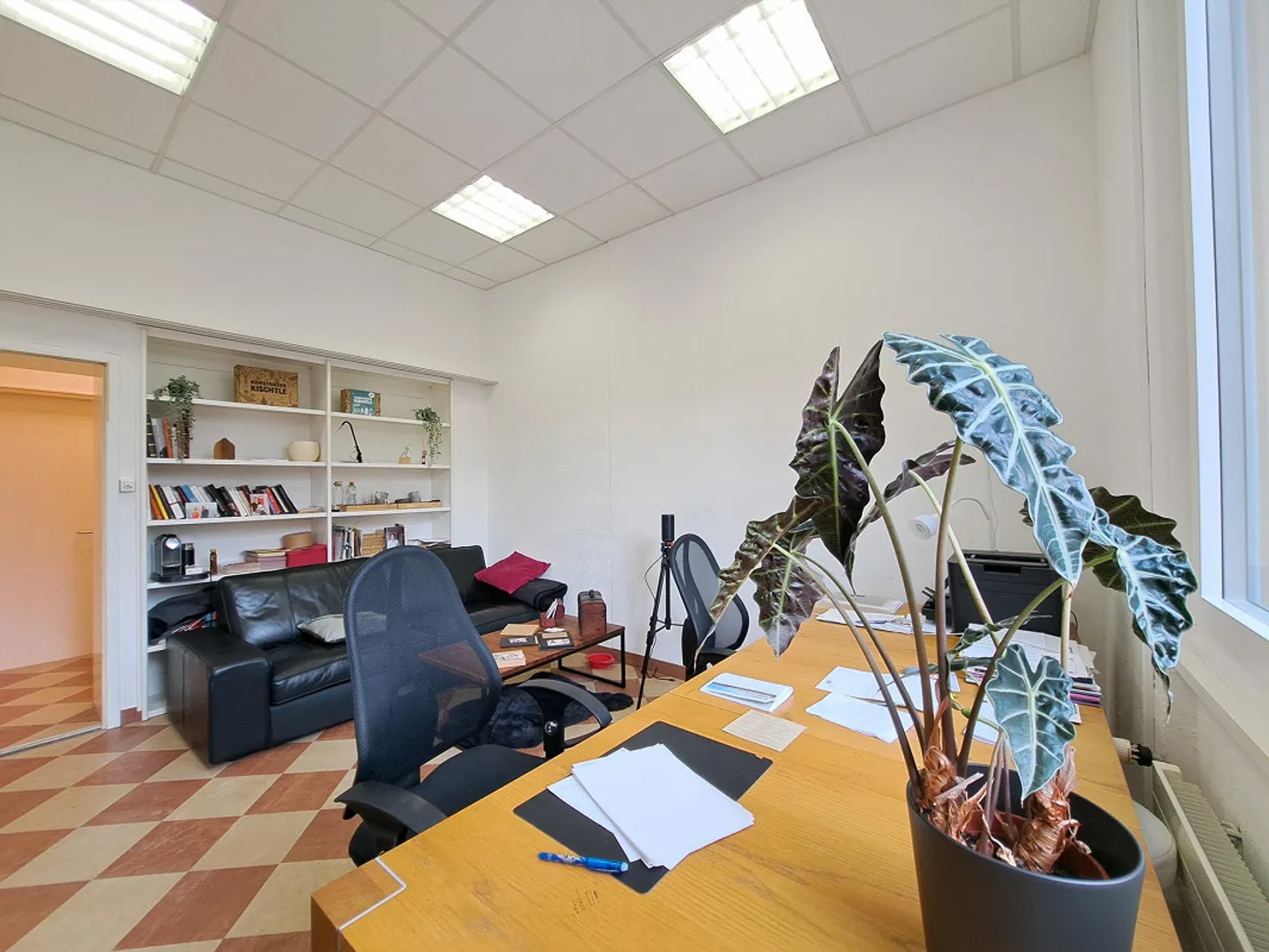 Very nice bright practice / office with a view of the park - Photo 2 of 7