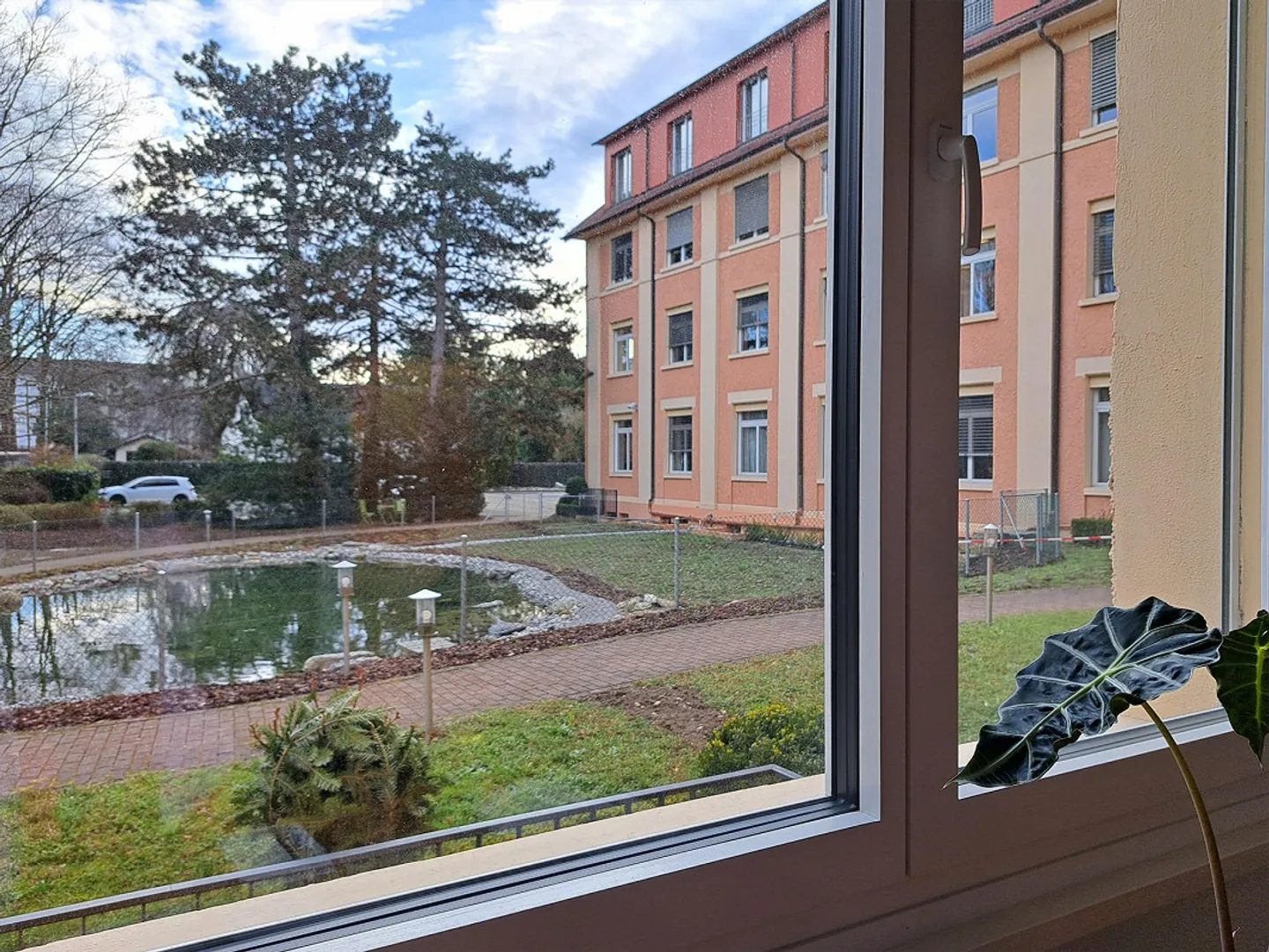Very nice bright practice / office with a view of the park - Photo 3 of 7