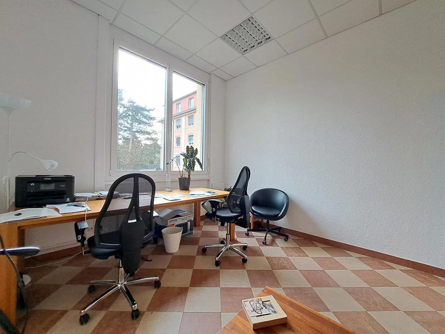 Very nice bright practice / office with a view of the park - Photo 4 of 7
