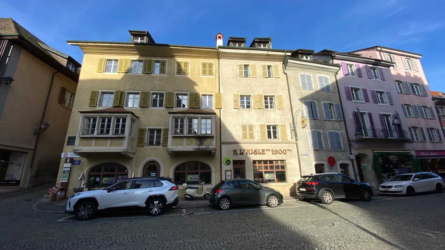 Edificio con 12 appartamenti e 2 spazi commerciali. - Foto 7 di 7