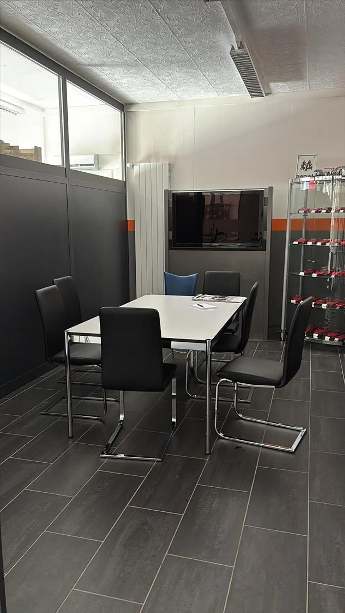 Espace Commercial avec Grande Visibilité - Photo 9 sur 16