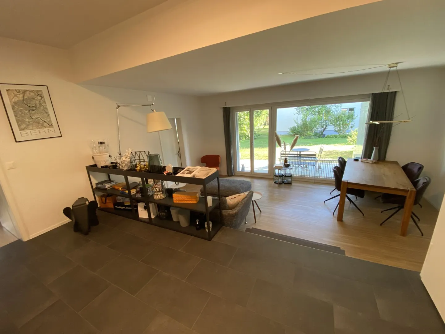 Appartement de jardin attrayant de 3 pièces (chambre supplémentaire optionnelle au sous-sol) près du centre-ville - Photo 1 sur 19