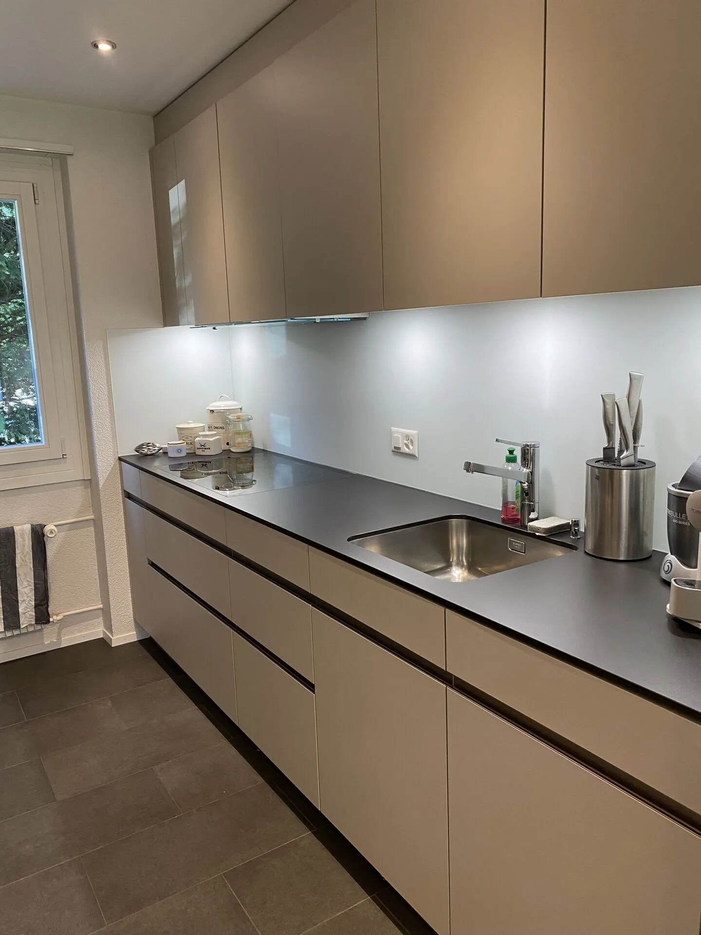 Appartement de jardin attrayant de 3 pièces (chambre supplémentaire optionnelle au sous-sol) près du centre-ville - Photo 5 sur 19