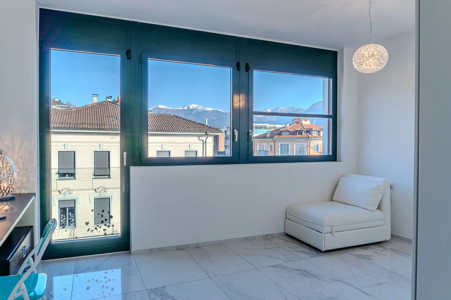 Eleganza, spazio e luce nel cuore della città - Foto 20 di 26