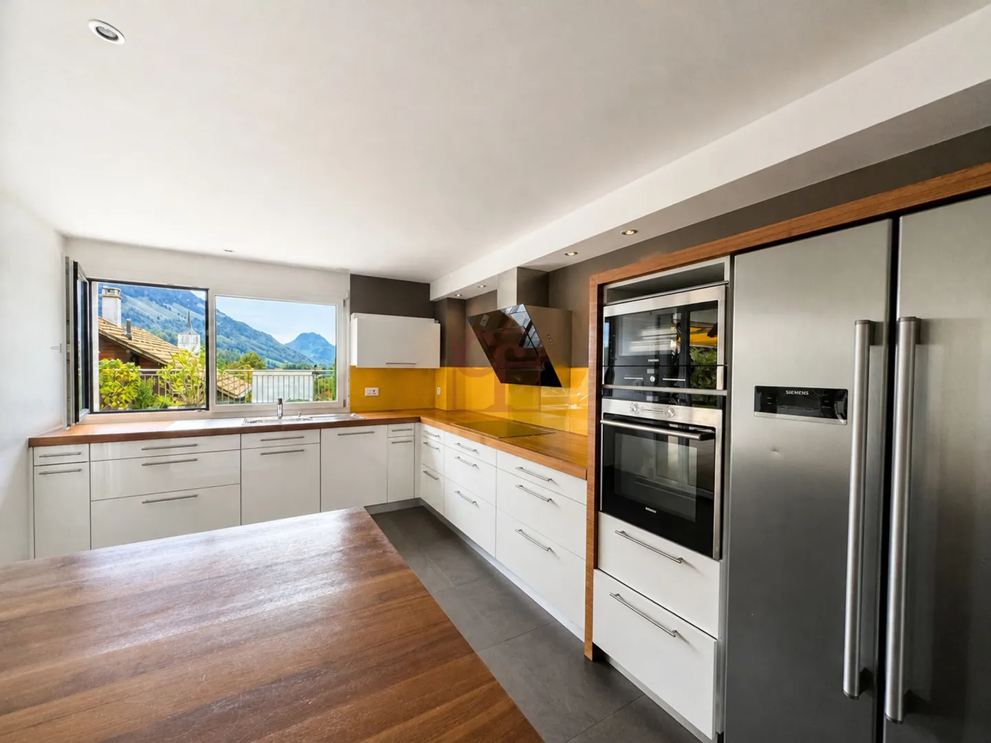 Modernes Apartment mit Atemberaubendem Blick - Foto 9 von 19