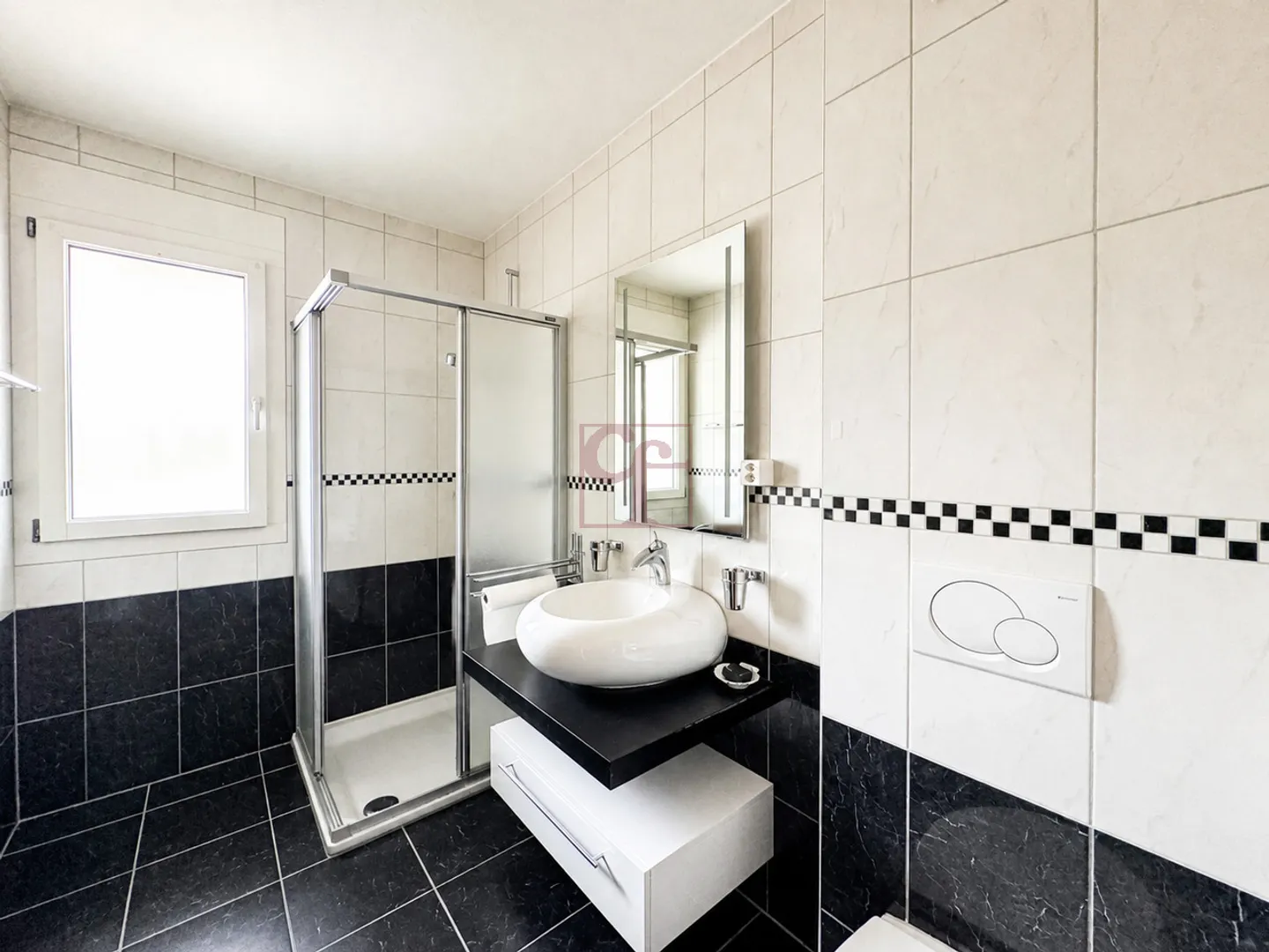 Modernes Apartment mit Atemberaubendem Blick - Foto 15 von 19