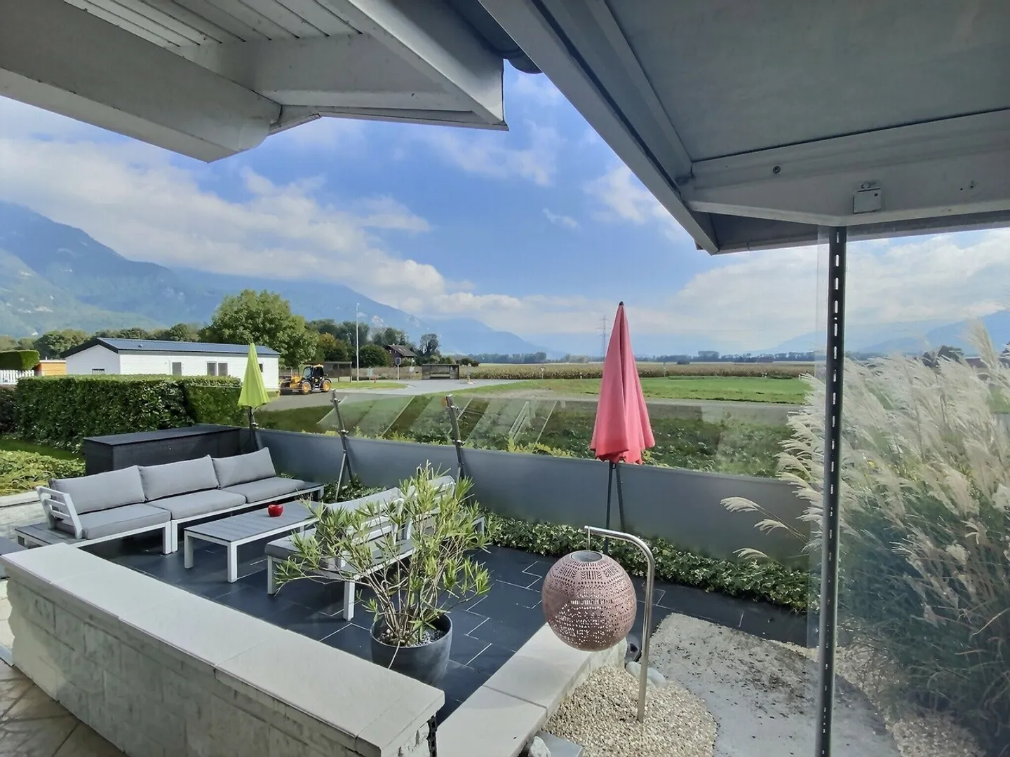 Prachtvolle Villa mit Garten - Foto 11 von 14