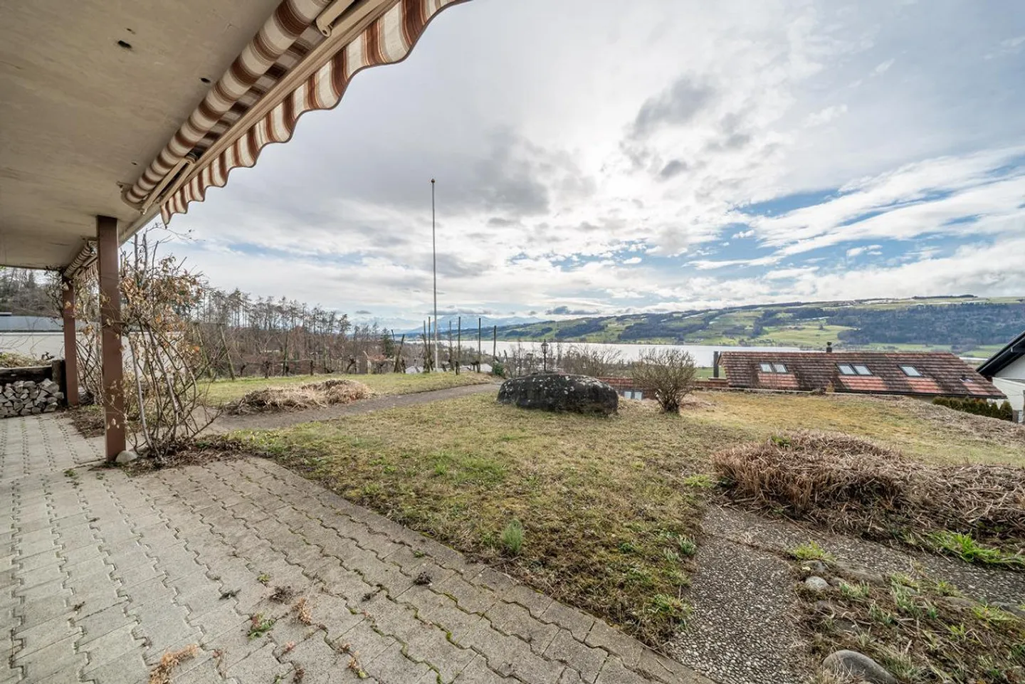 Charmantes Einfamilienhaus mit Seesicht - Foto 7 von 9