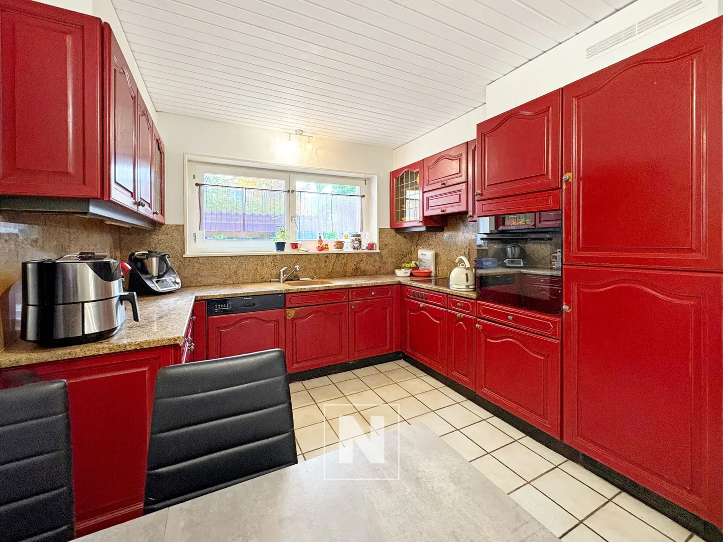 Beautiful spacious and bright house! - Photo 7 of 19