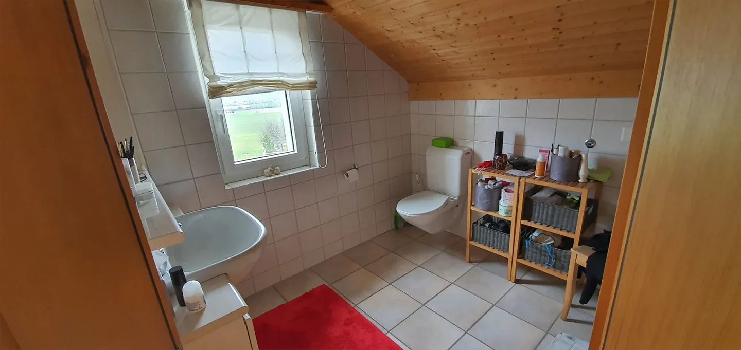 Quietly located, bright 3 1/2 room attic apartment with two terraces - Photo 6 of 12