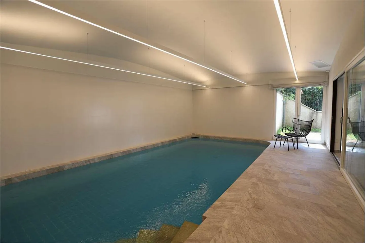 Villa con piscina interna a Vezia - Foto 8 di 13