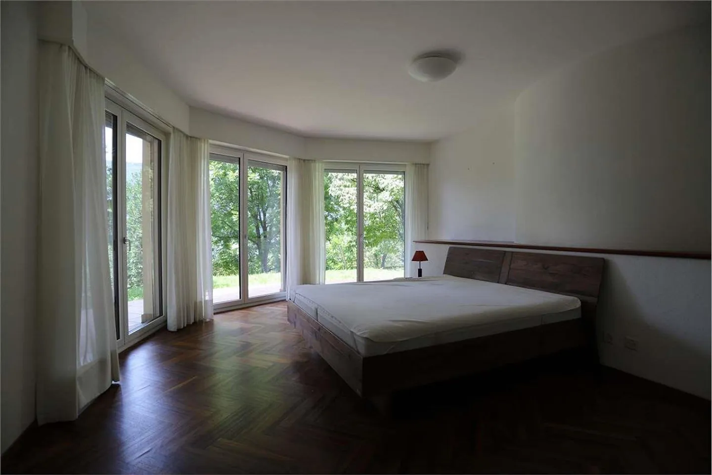 Villa con piscina interna a Vezia - Foto 11 di 13