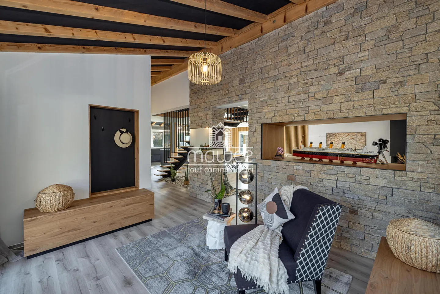 Exceptional villa where elegance meets functionality! - Photo 4 of 15