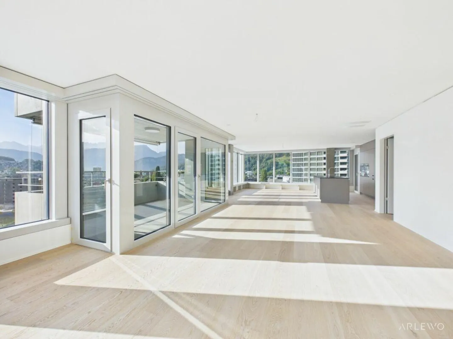 Where panoramic views meet living comfort - Photo 3 of 13