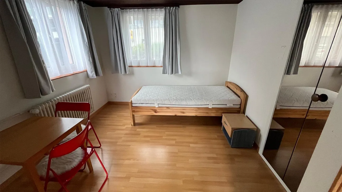 Appartamento 2,5 locali con vista lago e patio - Foto 3 di 15