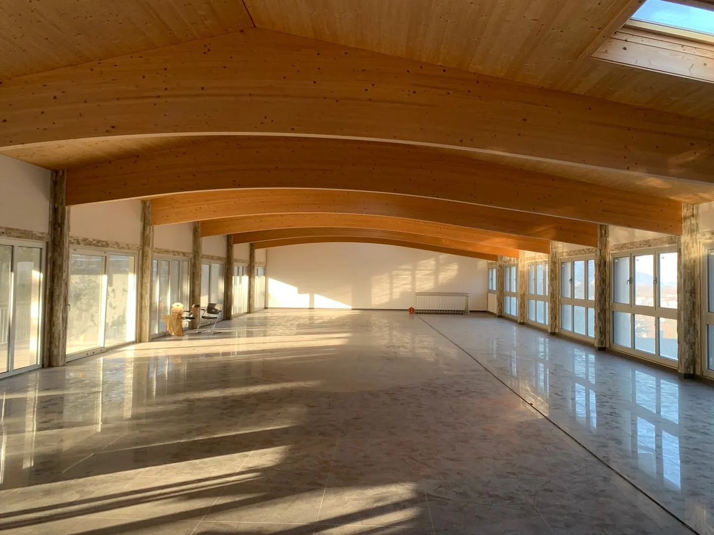 Exklusive Gewerbefläche mit Aussicht & Stil – ideal für Event, Studio oder Praxis - Foto 3 von 4