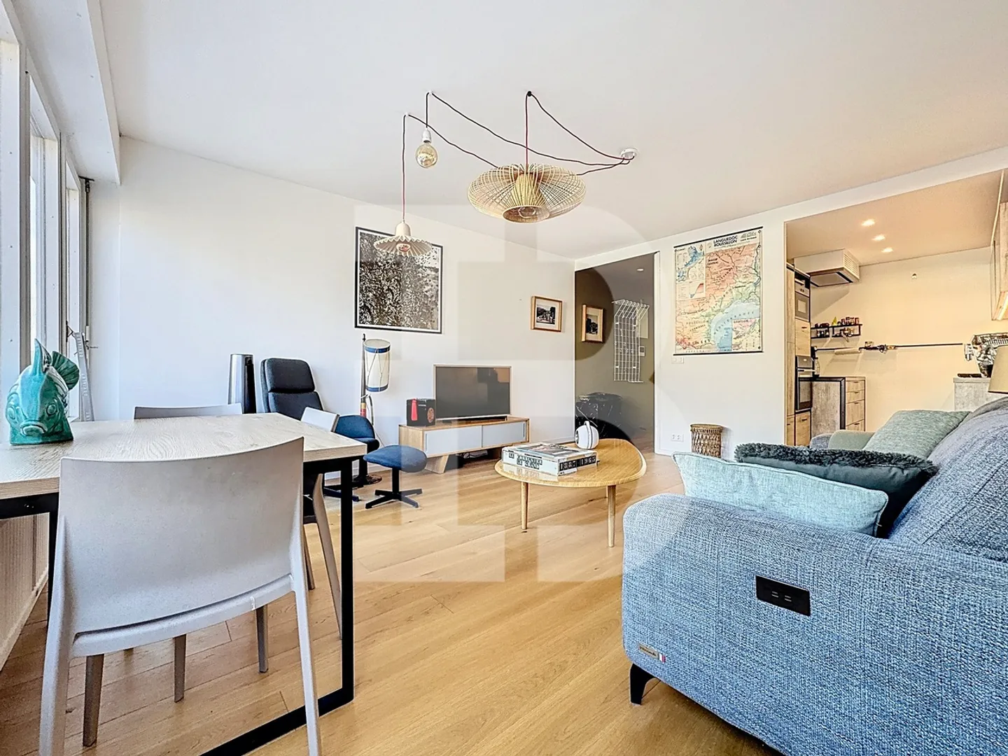 Luxury Apartment with Pools - Photo 3 of 9