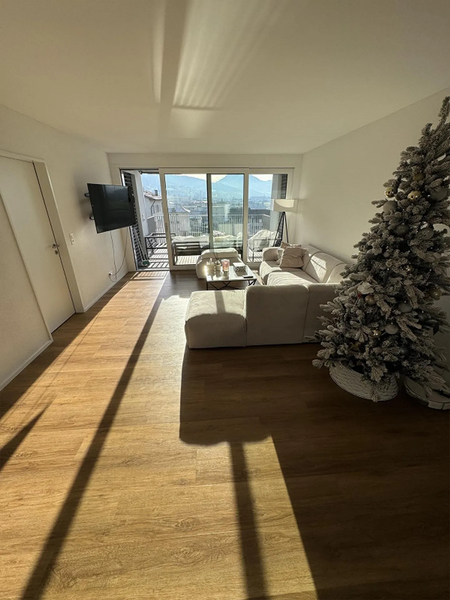 Appartement moderne de 3,5 pièces - Photo 3 sur 16