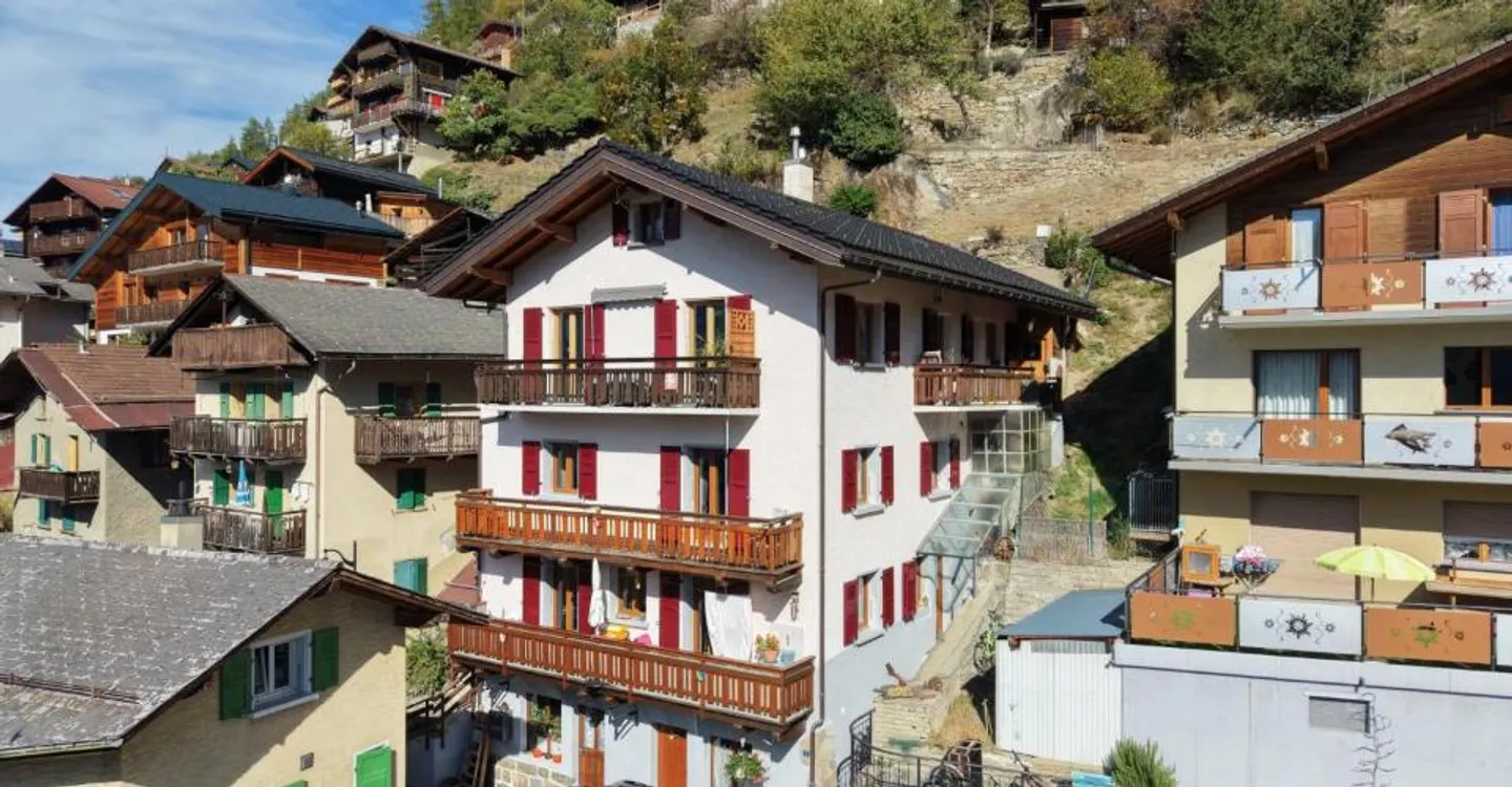 Insieme di due appartamenti con terreno a Isérables - Foto 1 di 12