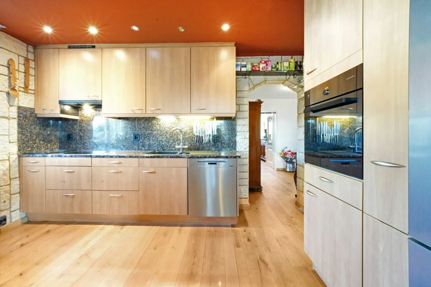 Affordable, renovated 4.5 room apartment 10 min from Basel - Photo 4 of 13