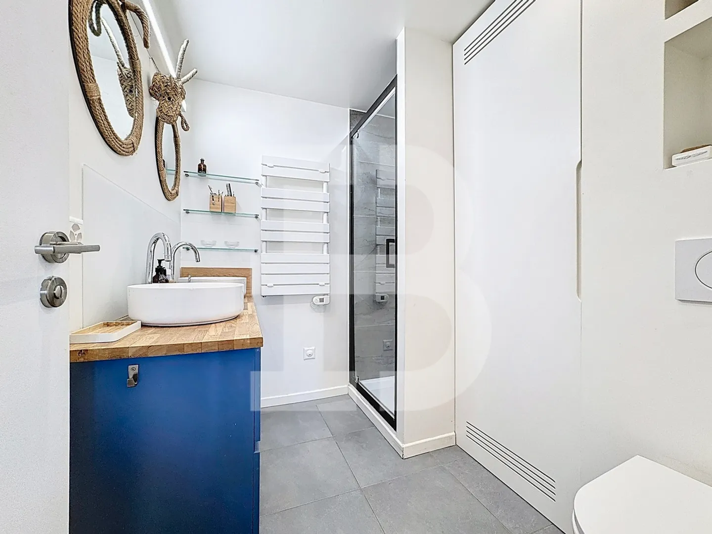 Luxury Apartment with Pools - Photo 7 of 9