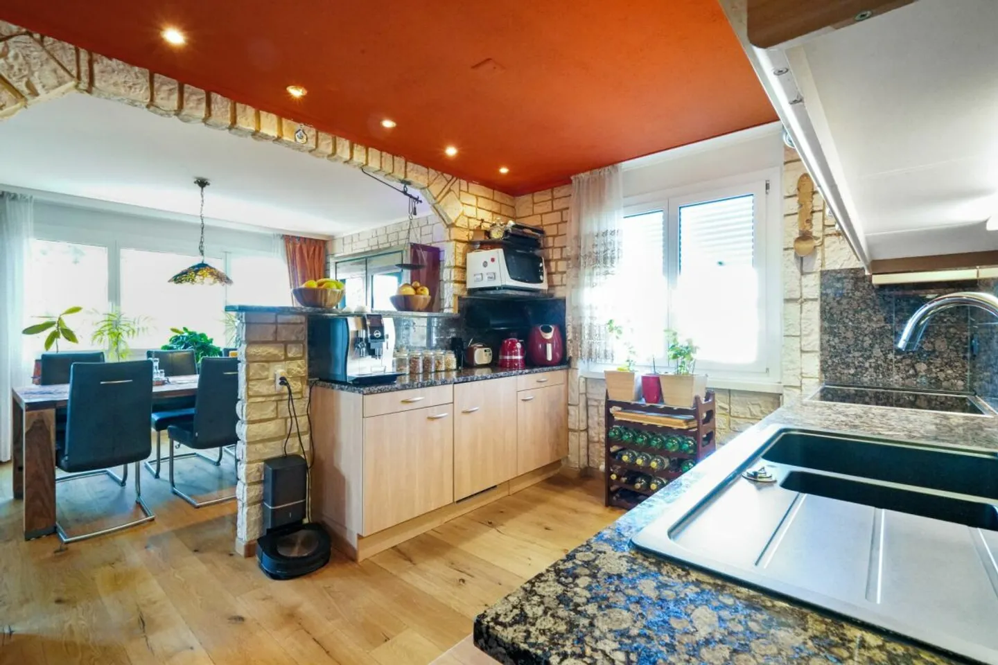 Affordable, renovated 4.5 room apartment 10 min from Basel - Photo 3 of 13