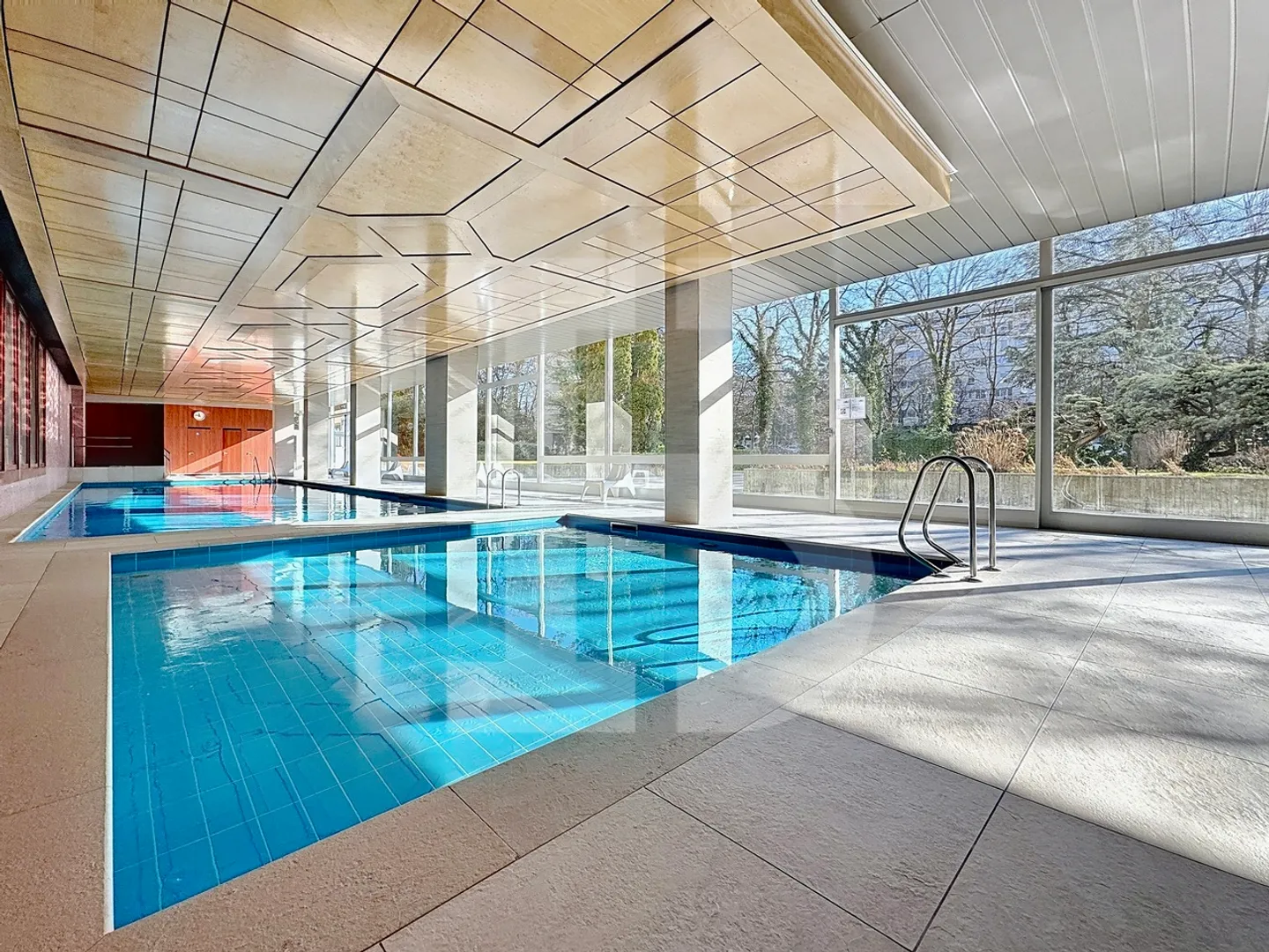 Luxury Apartment with Pools - Photo 8 of 9