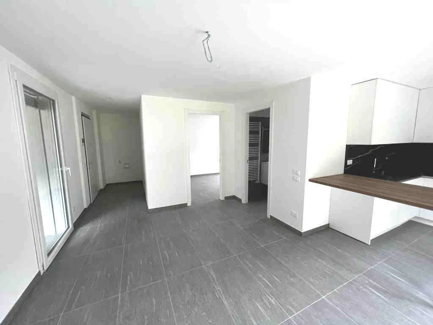 Penthouse avec terrasse dans un quartier pratique et stratégique - Photo 6 sur 11